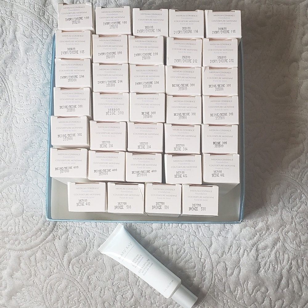 🆕️MK- Foundation - Picture 4 of 5